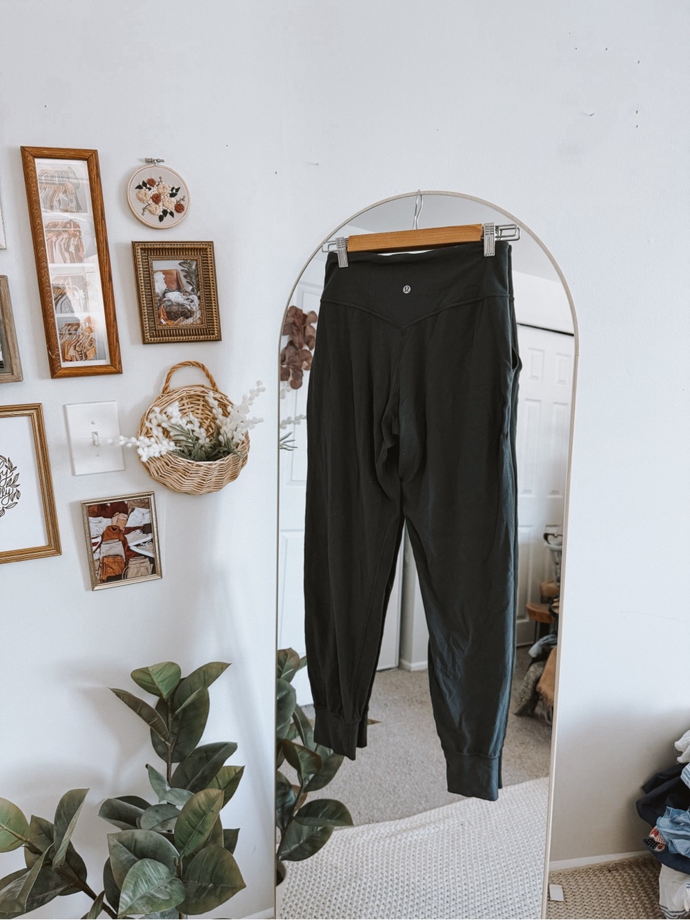 Lululemon Charcoal Blue High-Rise Align Jogger Leggings NWOT Size 6 - Picture 4 of 7